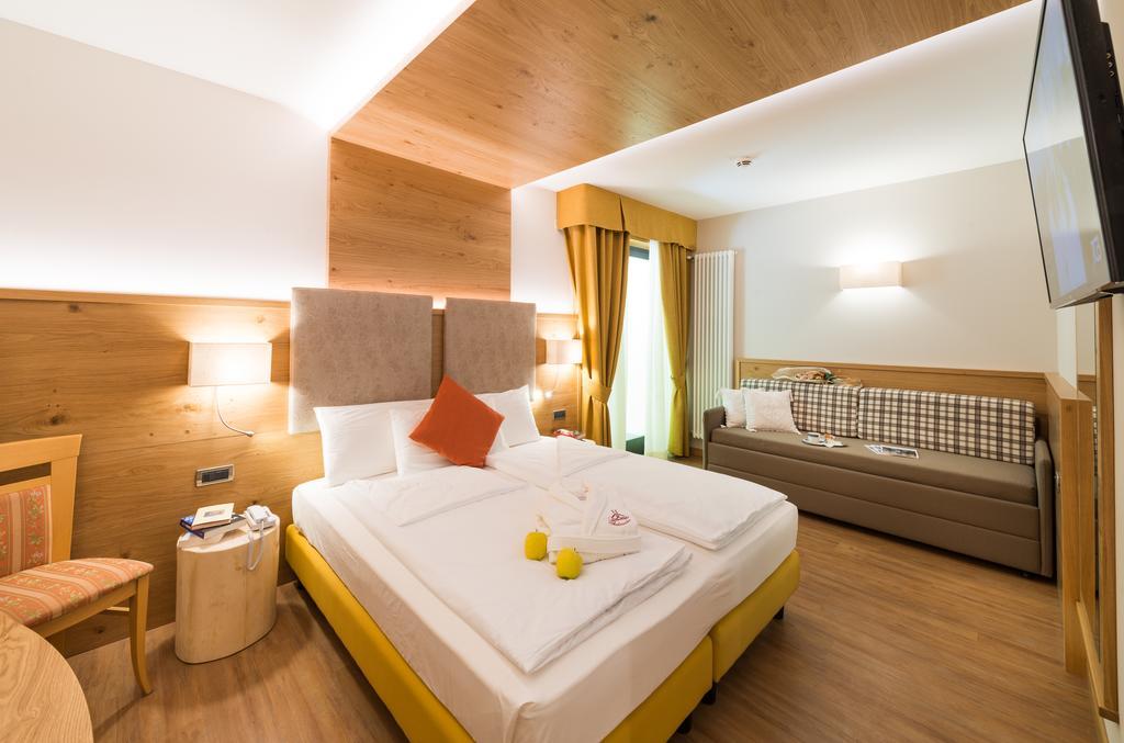 Hotel Ambassador Levico Terme Exterior photo