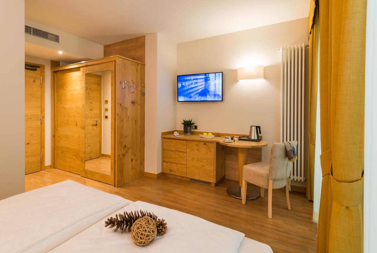 Hotel Ambassador Levico Terme Exterior photo